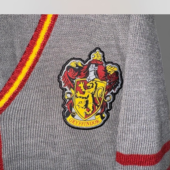 Harry Potter. Gray and Red Gryffindor Cardigan. Men’s size large - Picture 3 of 3